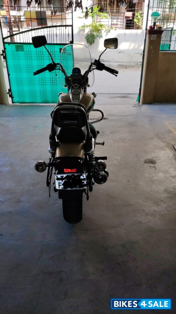 Golden Bajaj Avenger Cruise 220 BS6 Golden Bajaj Avenger Cruise 220 BS6