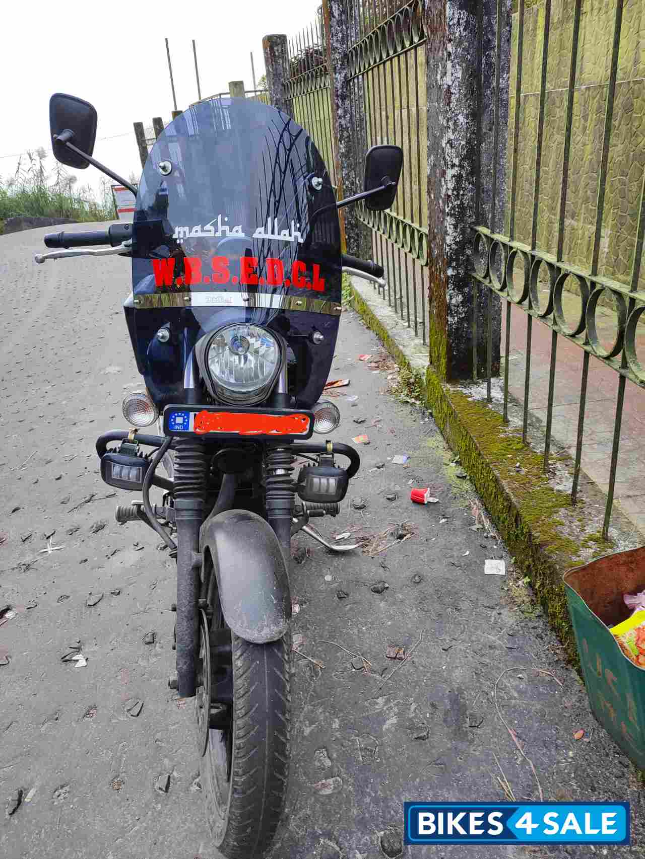 Black Bajaj Avenger Street 180