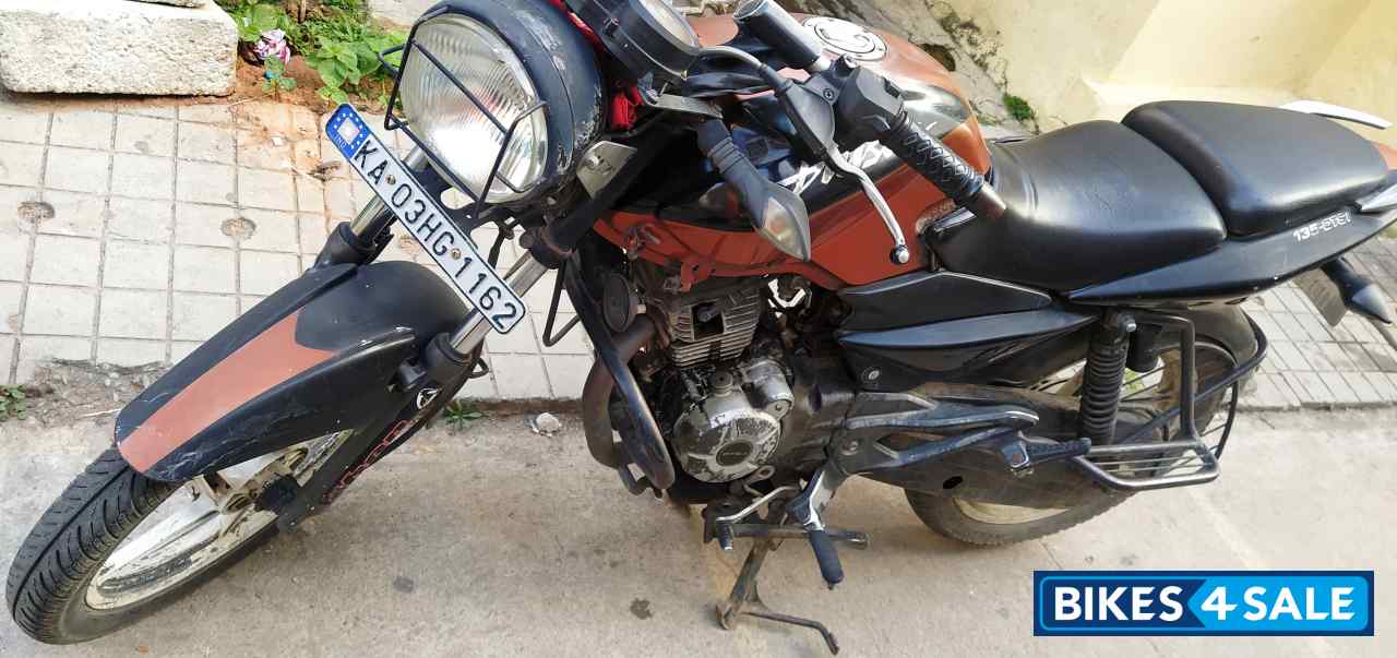 Black Bajaj Pulsar 135LS
