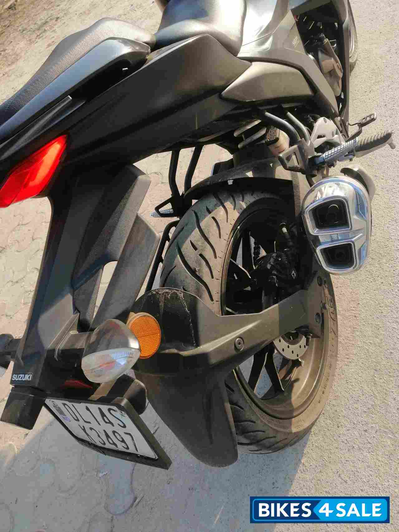 Matte Black Suzuki Gixxer SF 250