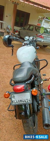 White Royal Enfield Thunderbird X 350