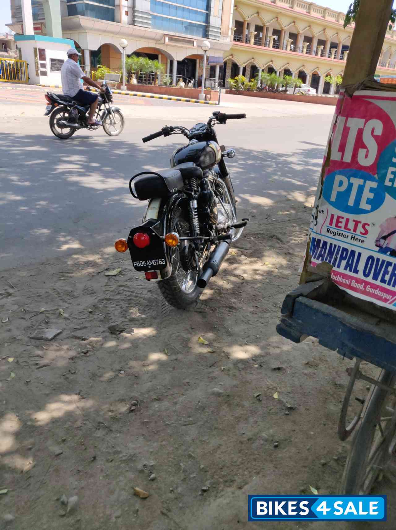 Royal Enfield Classic 500