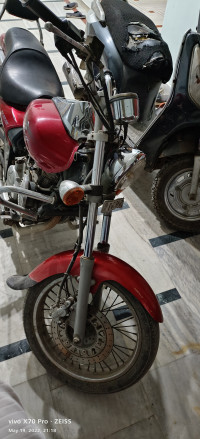Bajaj Avenger 220 DTS-i