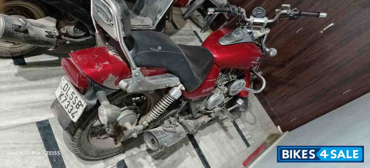 Bajaj Avenger 220 DTS-i