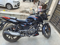Black And Red Bajaj Pulsar 125 Split Seat