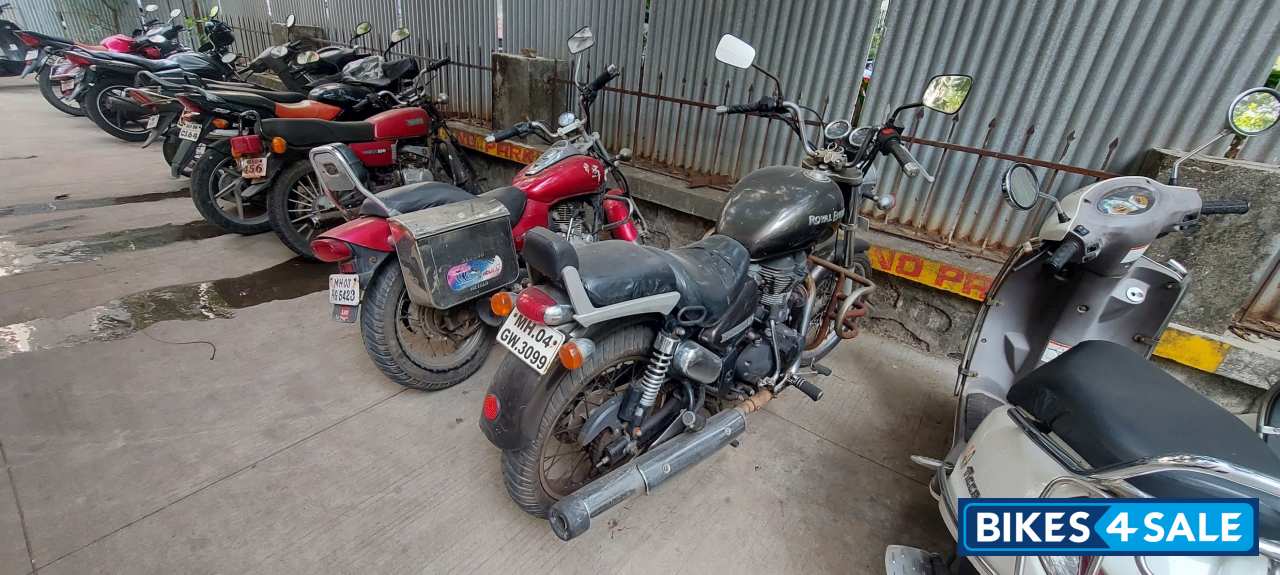 Grey Royal Enfield Thunderbird 350 Grey Royal Enfield Thunderbird 350