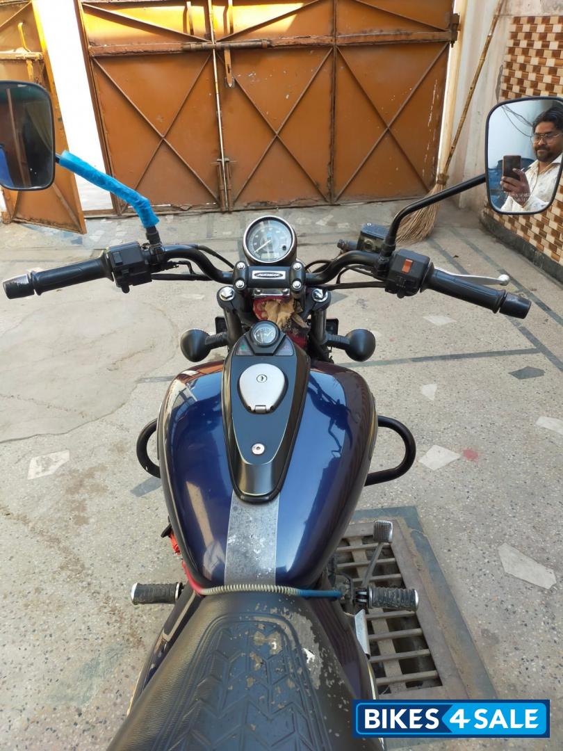 Blue Bajaj Avenger Street 150