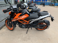 Orange KTM Duke 390