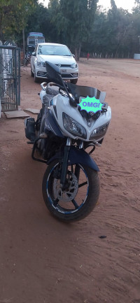 White Blue Yamaha Fazer FI V2