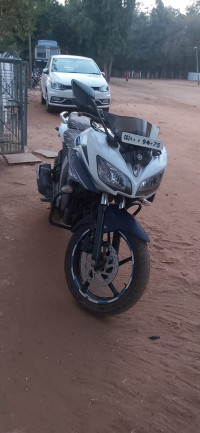 White Blue Yamaha Fazer FI V2