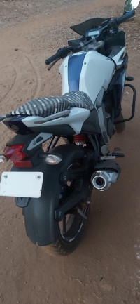 White Blue Yamaha Fazer FI V2