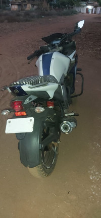 White Blue Yamaha Fazer FI V2
