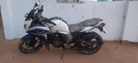White Blue Yamaha Fazer FI V2