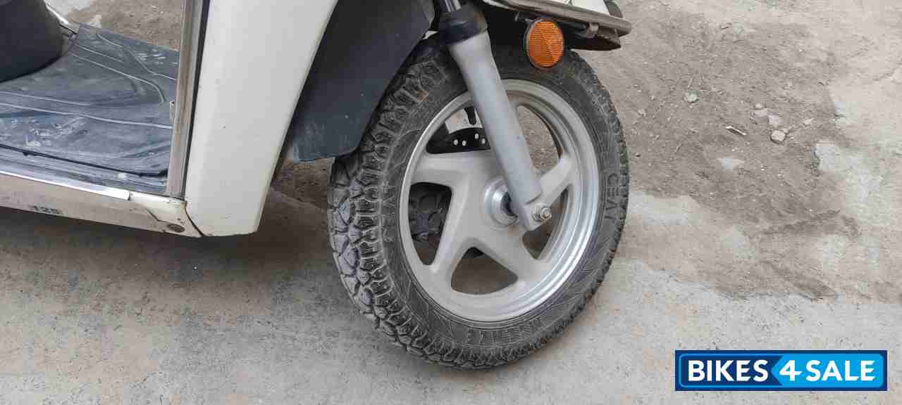 White Honda Activa 125