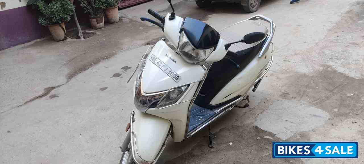 White Honda Activa 125