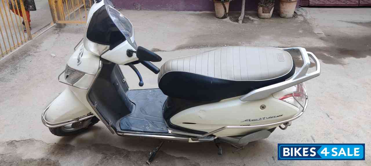White Honda Activa 125