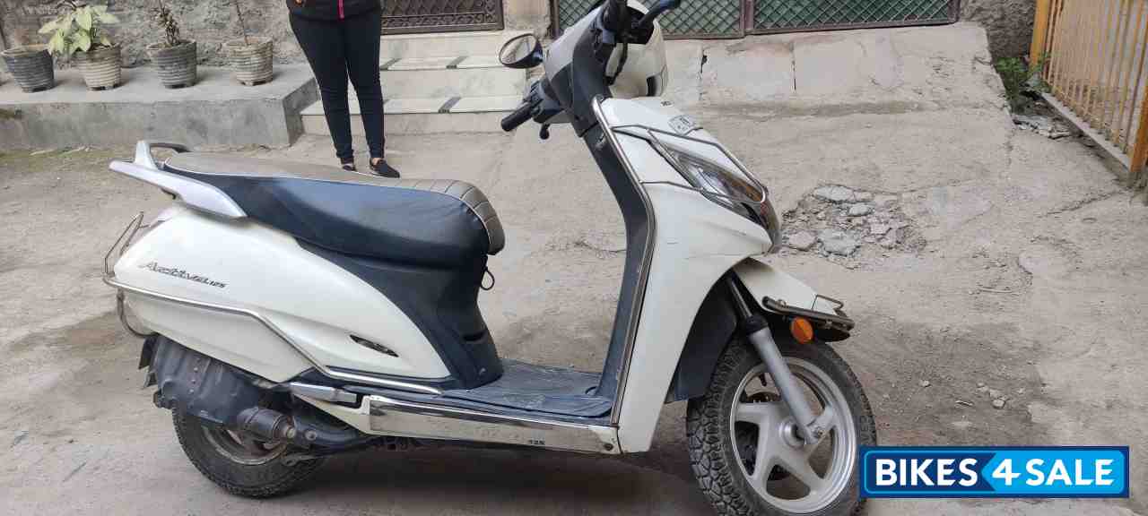 White Honda Activa 125
