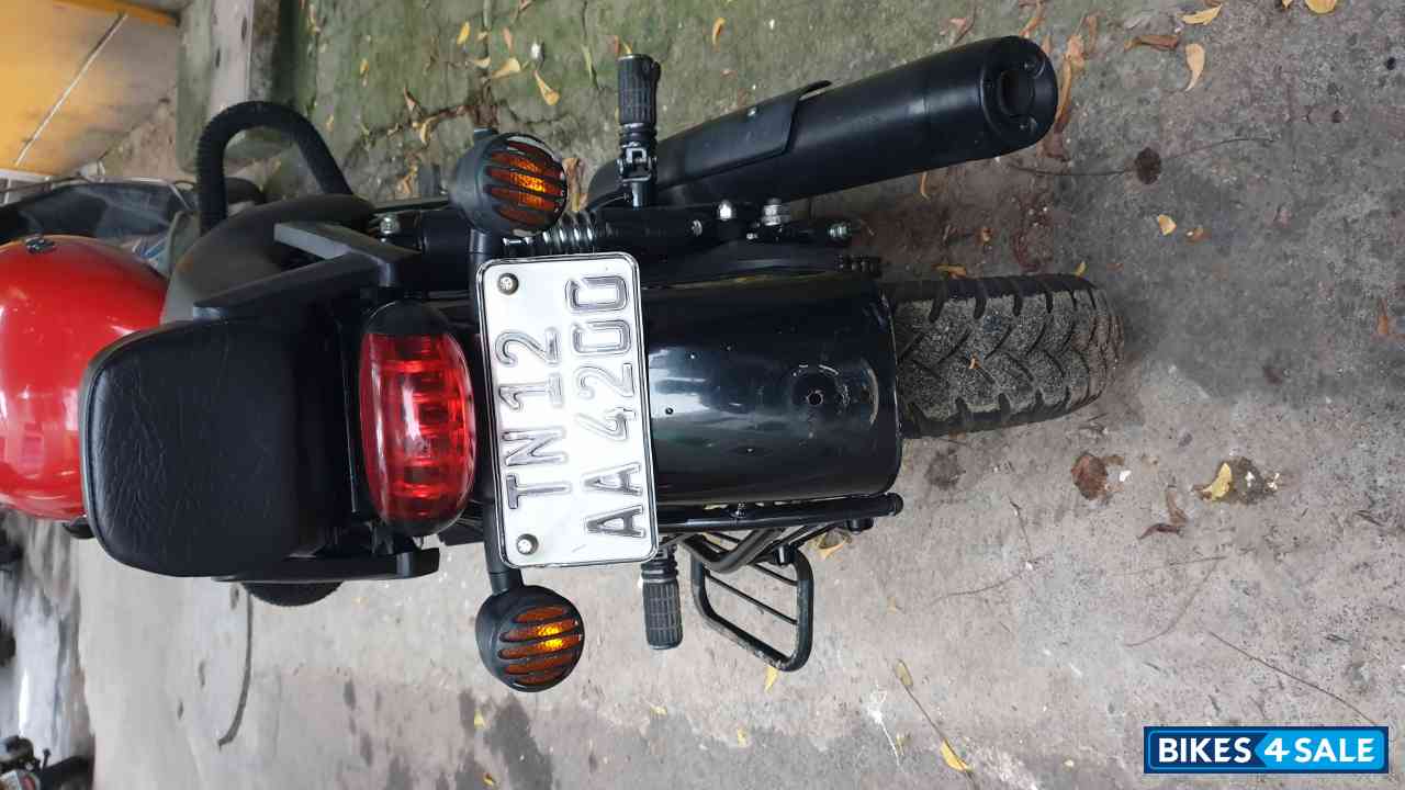 Roving Red Royal Enfield Thunderbird 350X