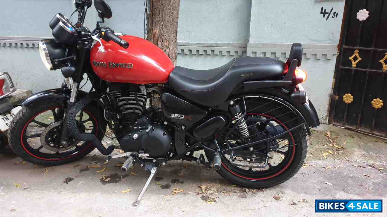 Roving Red Royal Enfield Thunderbird 350X Roving Red Royal Enfield Thunderbird 350X