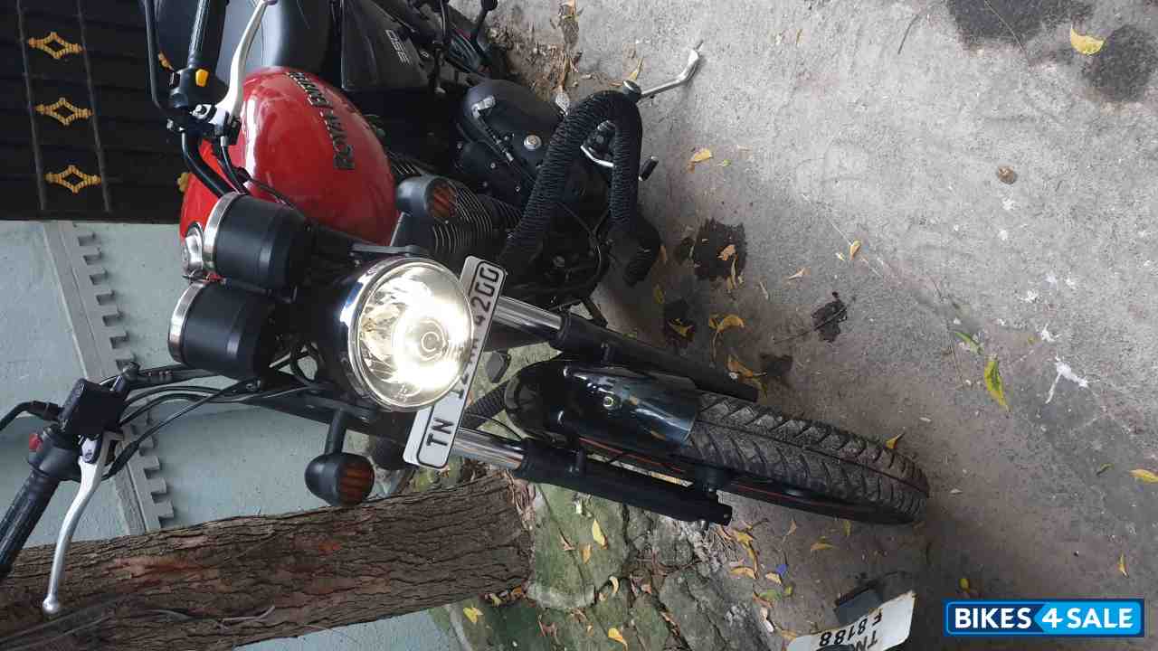 Roving Red Royal Enfield Thunderbird 350X Roving Red Royal Enfield Thunderbird 350X