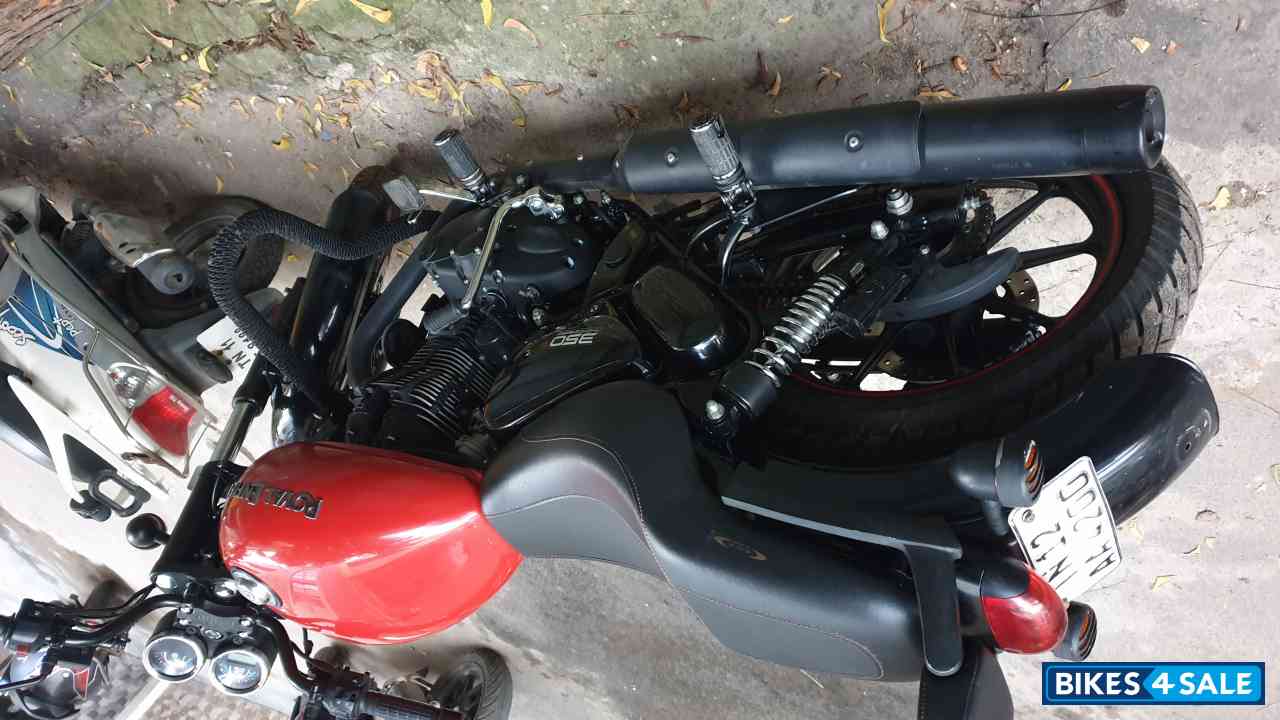 Roving Red Royal Enfield Thunderbird 350X Roving Red Royal Enfield Thunderbird 350X