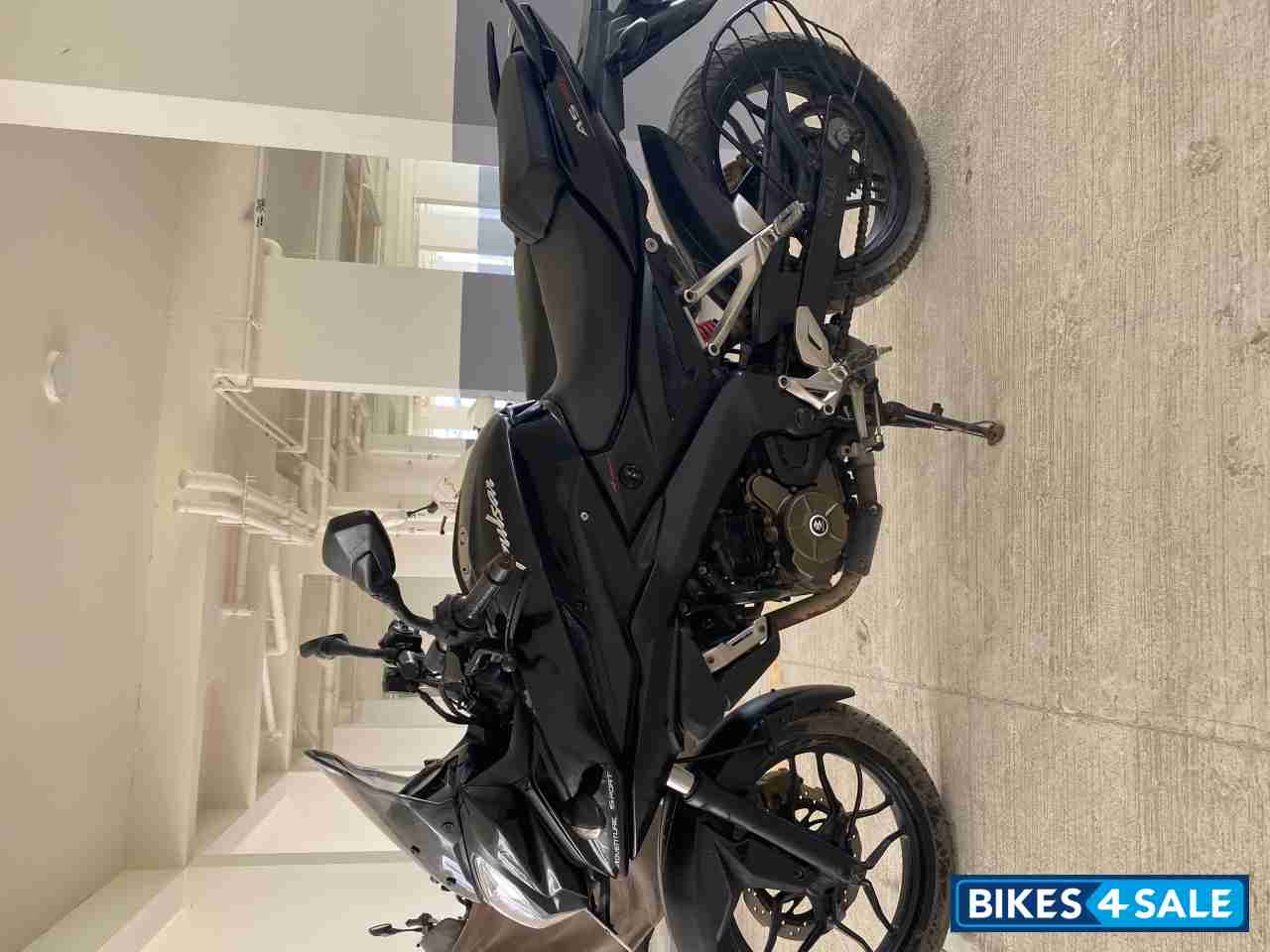 Black Bajaj Pulsar AS 200