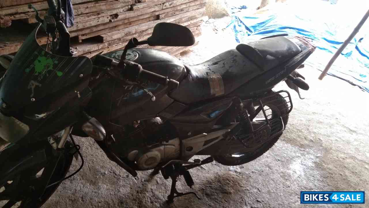 Black Bajaj Pulsar 150 DTSi