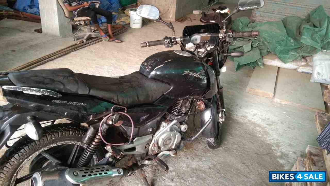 Black Bajaj Pulsar 150 DTSi