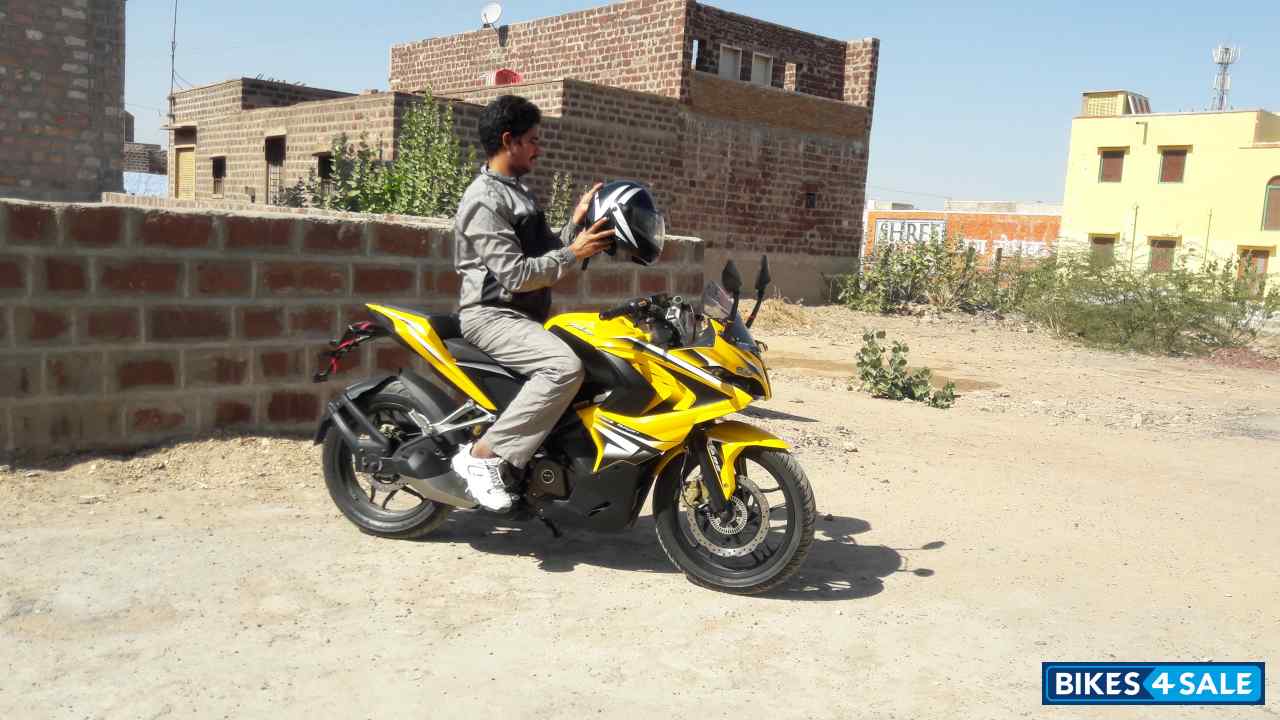 Yellow Bajaj Pulsar RS 200 ABS