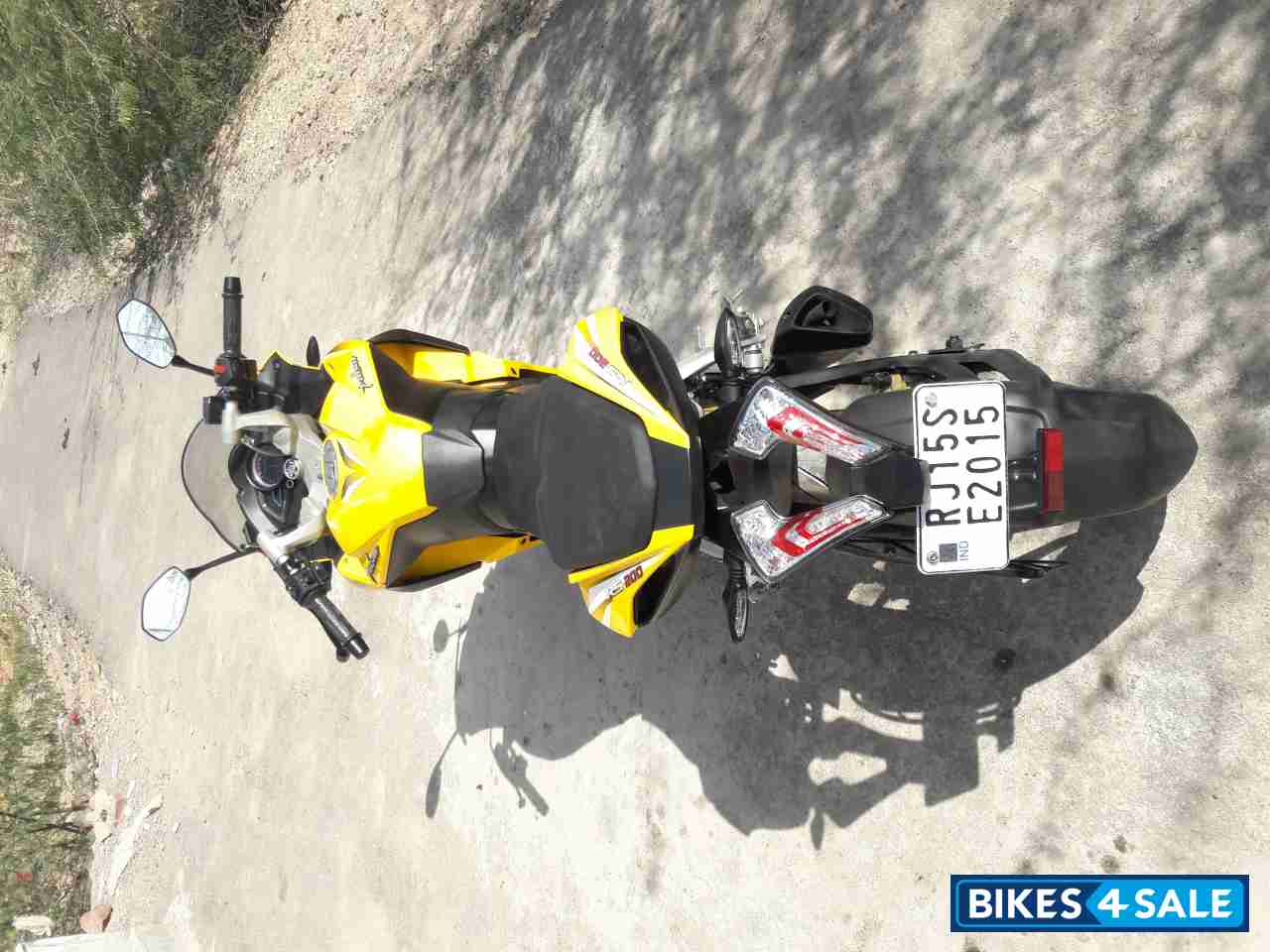 Yellow Bajaj Pulsar RS 200 ABS