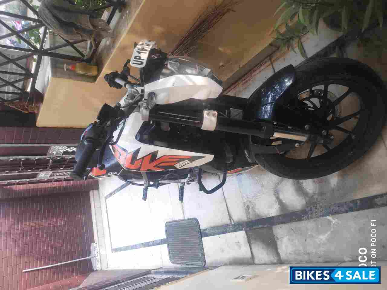 White KTM Duke 200 ABS