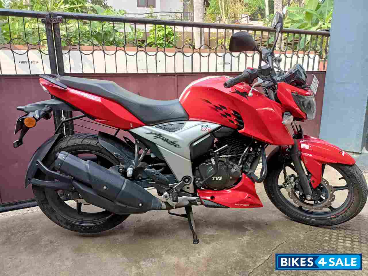 Racing Red TVS Apache RTR 160 4V