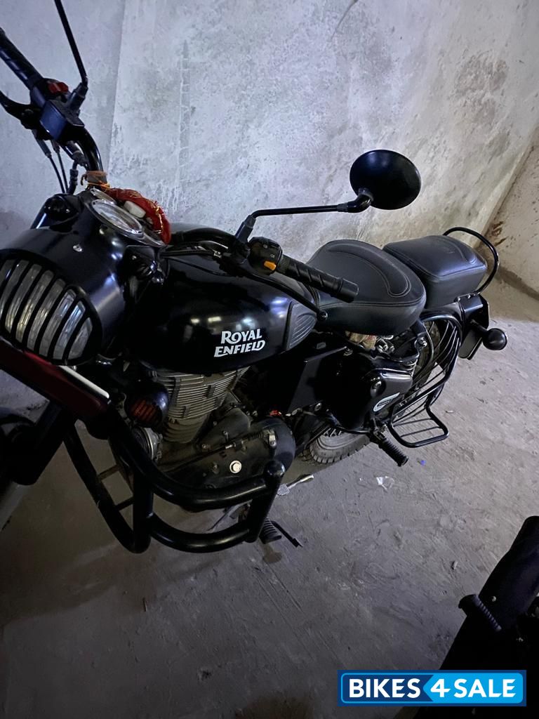 Royal Enfield Classic Stealth Black