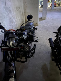 Royal Enfield Classic Stealth Black