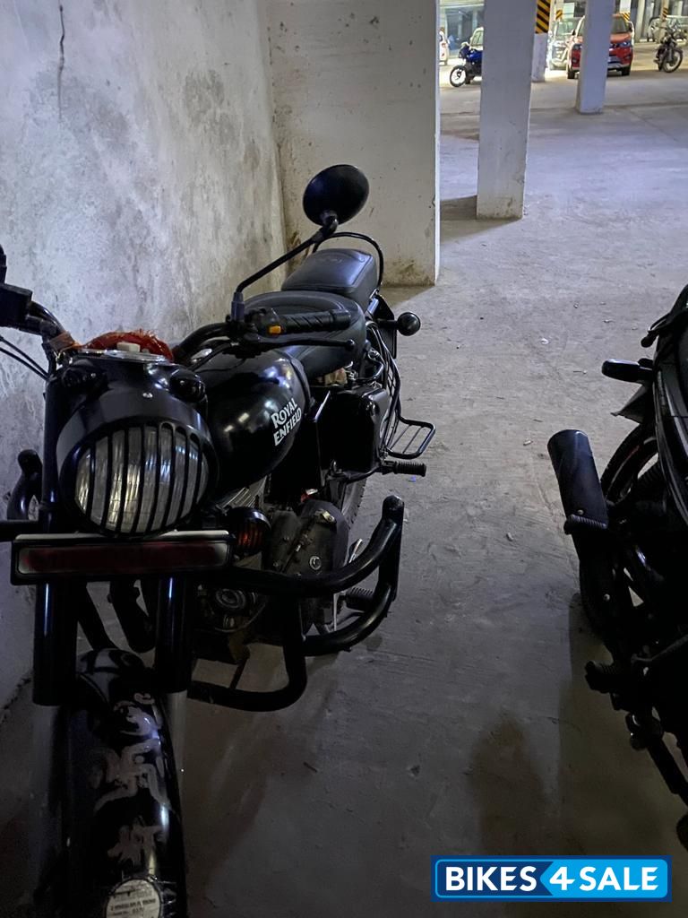 Royal Enfield Classic Stealth Black