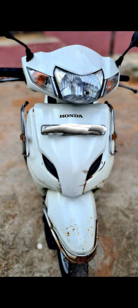 White Honda Activa 3G