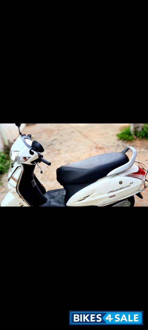 White Honda Activa 3G