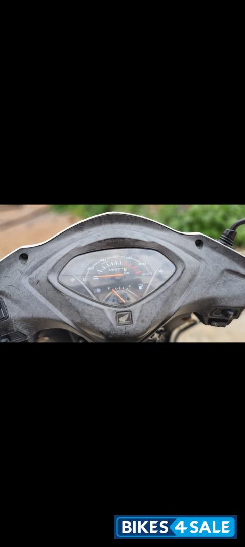 White Honda Activa 3G