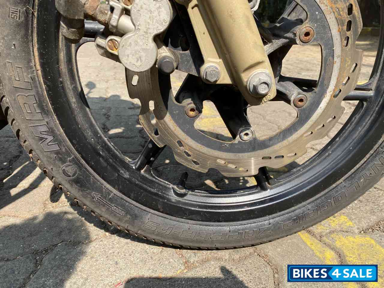 Pearl White TVS Apache RTR 180