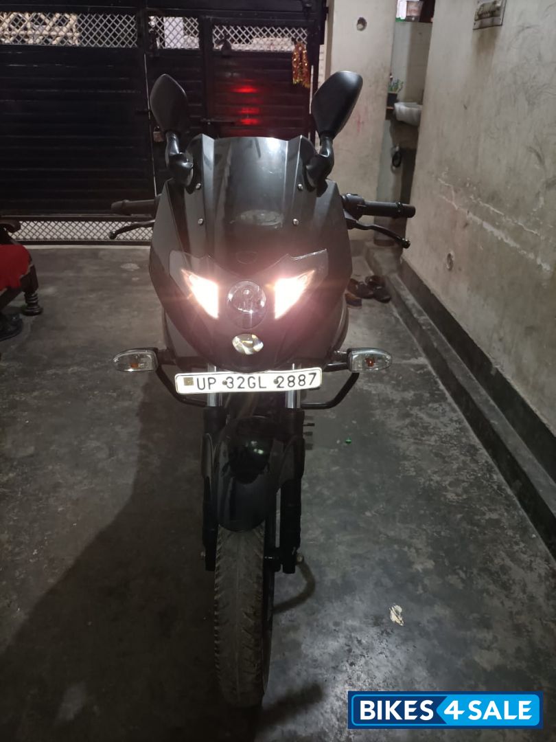 Bajaj Pulsar 220 DTSi Bajaj Pulsar 220 DTSi