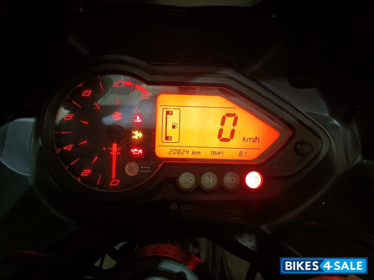 Bajaj Pulsar 220 DTSi Bajaj Pulsar 220 DTSi