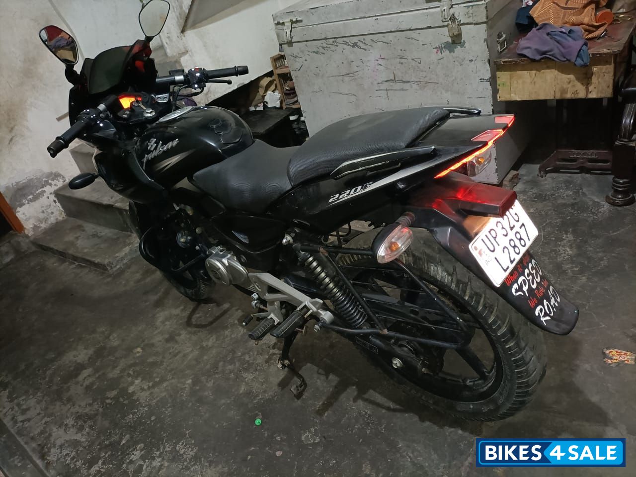 Bajaj Pulsar 220 DTSi Bajaj Pulsar 220 DTSi