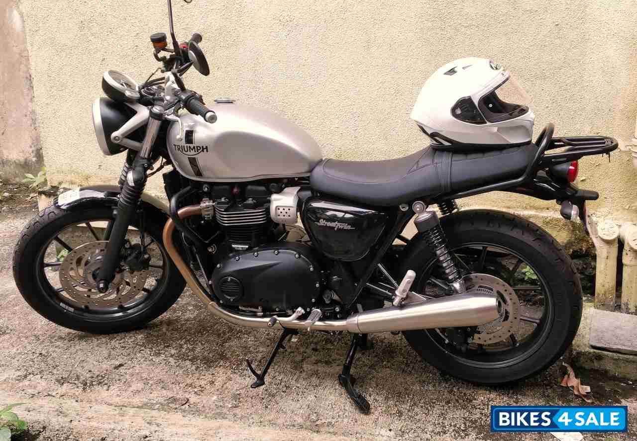 Triumph Street Twin
