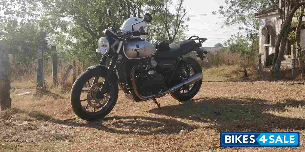 Triumph Street Twin