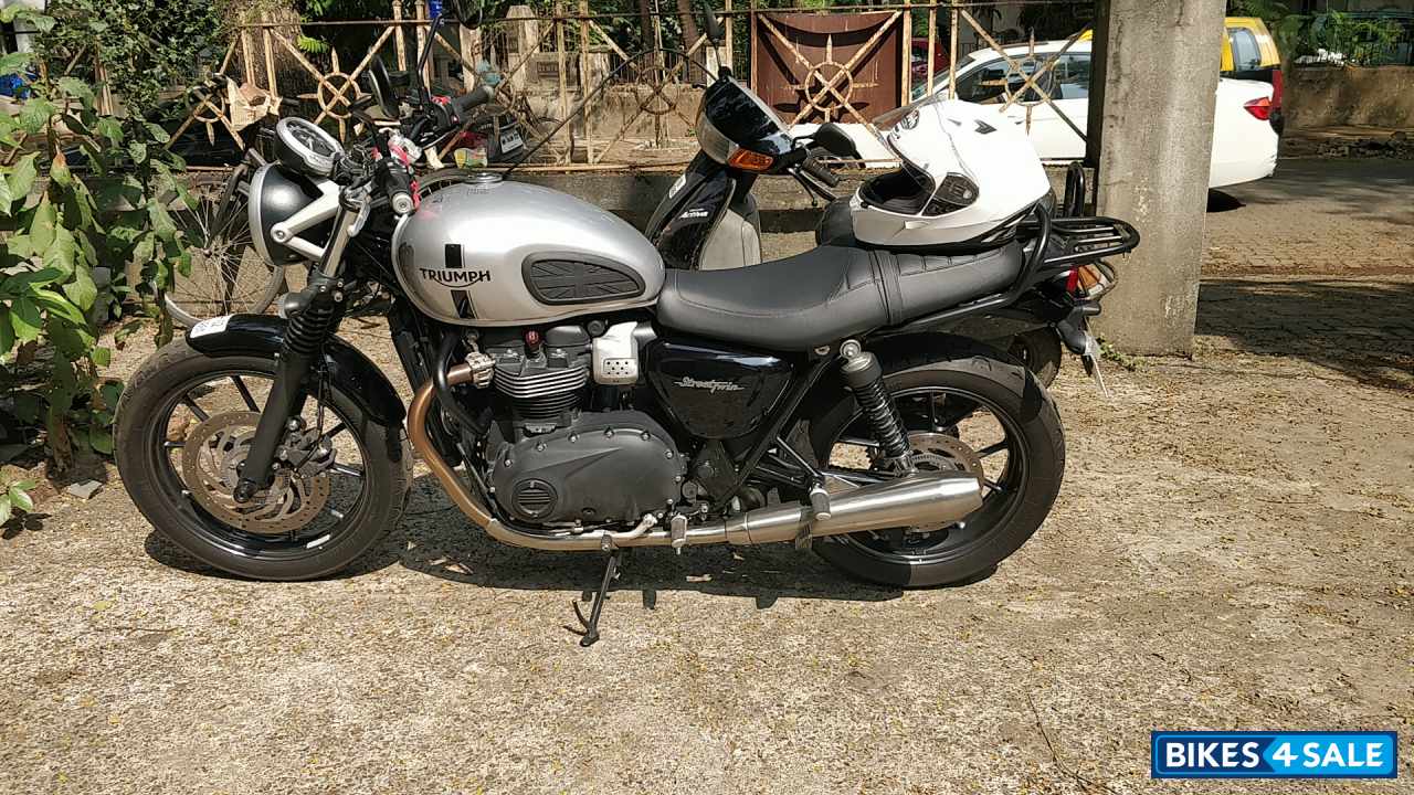 Triumph Street Twin