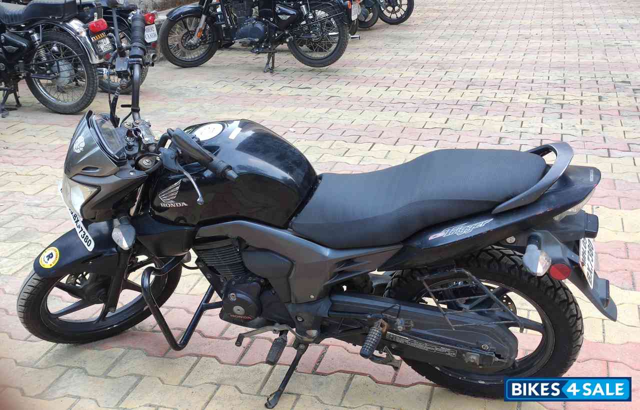 Black Honda CB Trigger