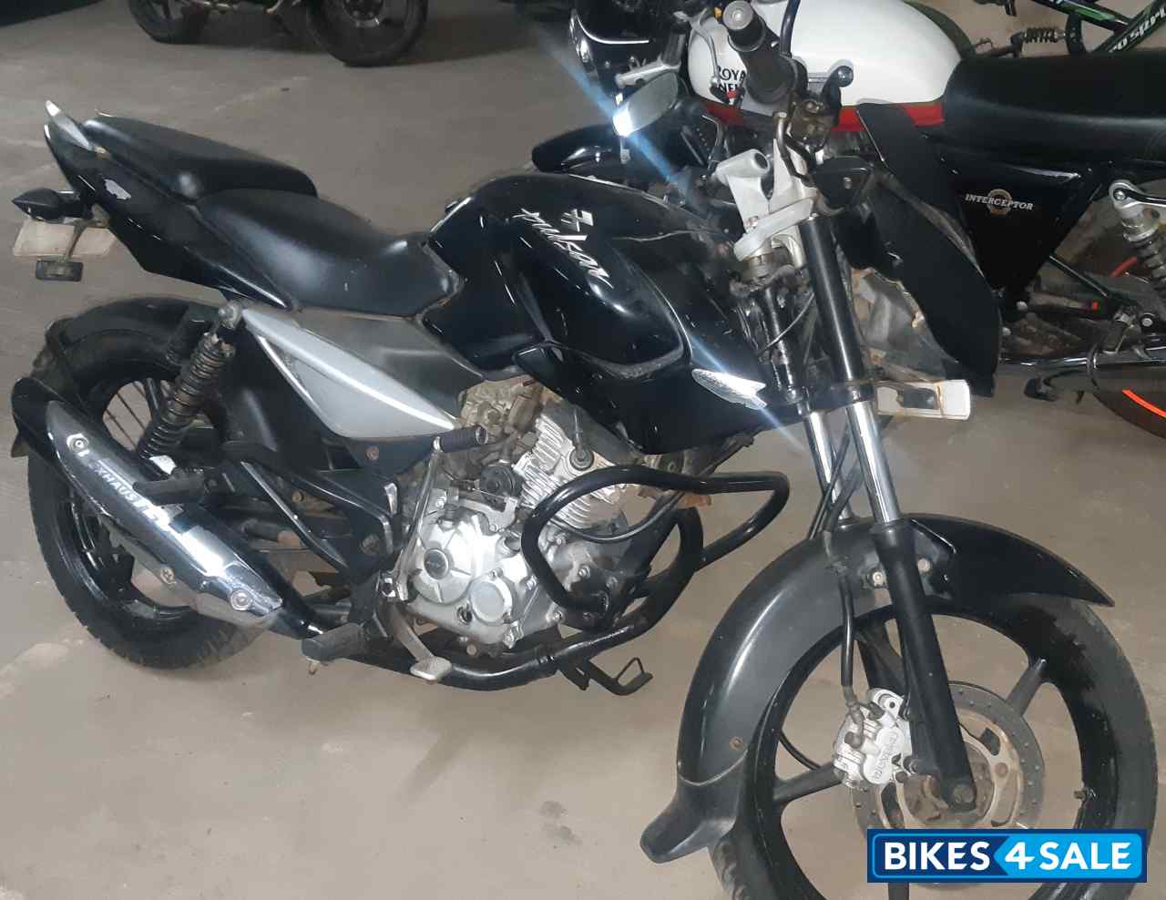 Black Bajaj Pulsar 135LS Black Bajaj Pulsar 135LS