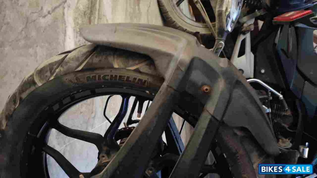 Dual Tone Bajaj Pulsar NS 160