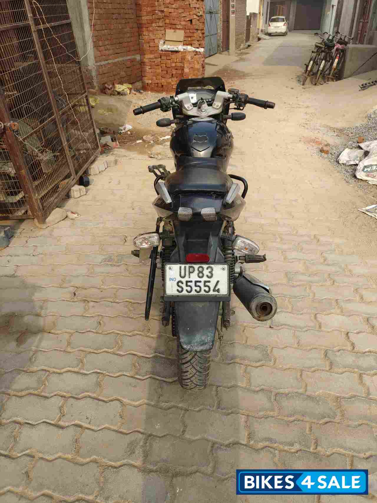 Black Bajaj Pulsar 180
