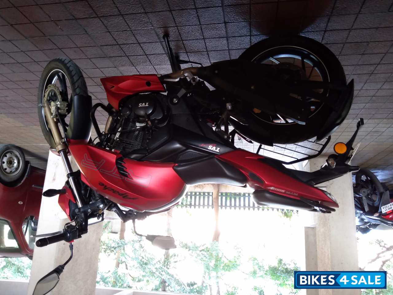 TVS Apache RTR 200 4V